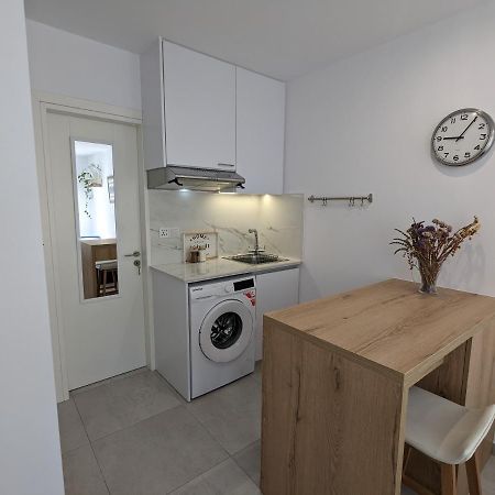 Modern & Cozy Studio W/ Backyard Near City Center Limasol Dış mekan fotoğraf