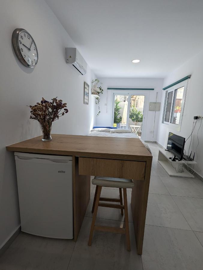 Modern & Cozy Studio W/ Backyard Near City Center Limasol Dış mekan fotoğraf
